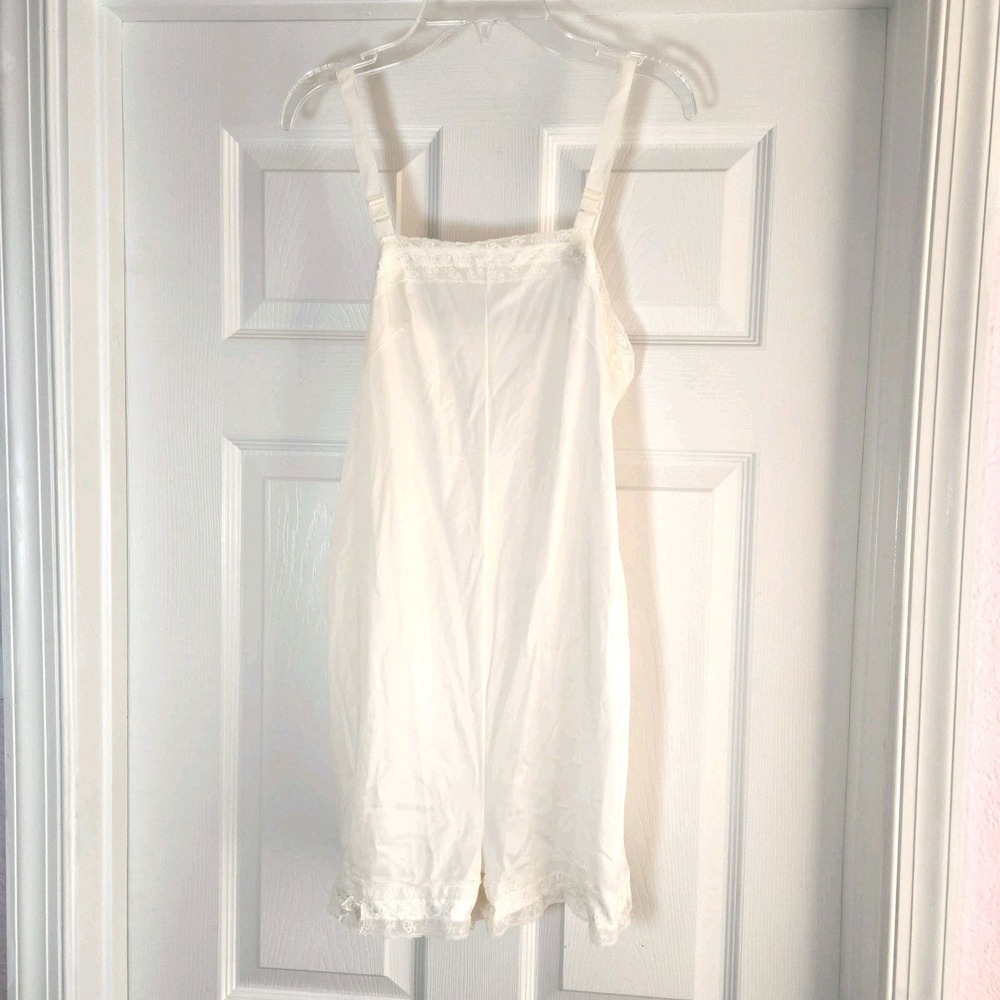 Teddy‎ Shorts Romper Vtg Ivory Lace Trim Lingerie Size S Adjustable Straps USA